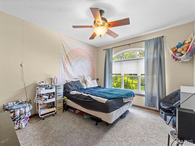 93 Stonebridge Crossing Drive, Maryville, IL 62062