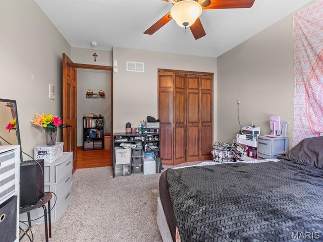 93 Stonebridge Crossing Drive, Maryville, IL 62062