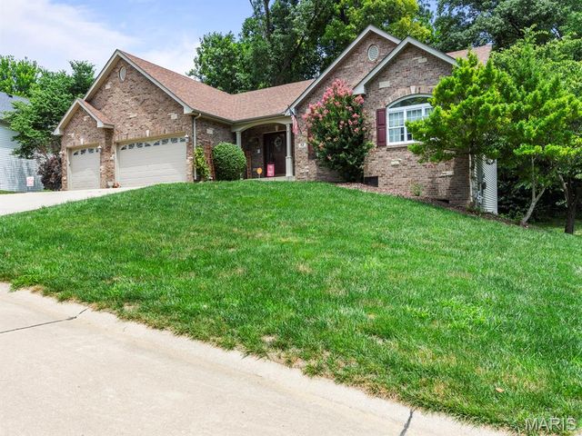 93 Stonebridge Crossing Drive, Maryville, IL 62062