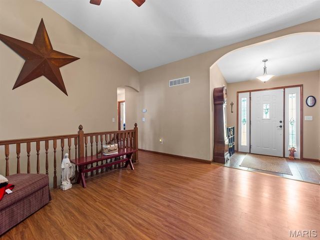 93 Stonebridge Crossing Drive, Maryville, IL 62062