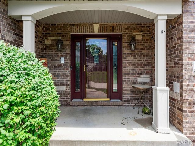 93 Stonebridge Crossing Drive, Maryville, IL 62062