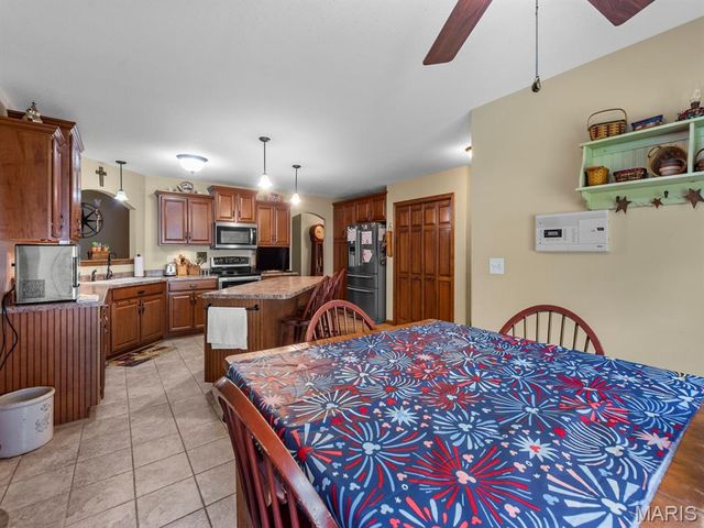 93 Stonebridge Crossing Drive, Maryville, IL 62062