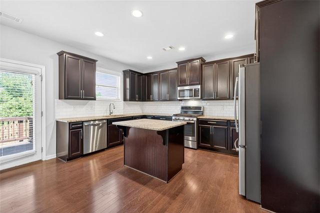 2168 Lakeview Bend Way, Buford, GA 30519
