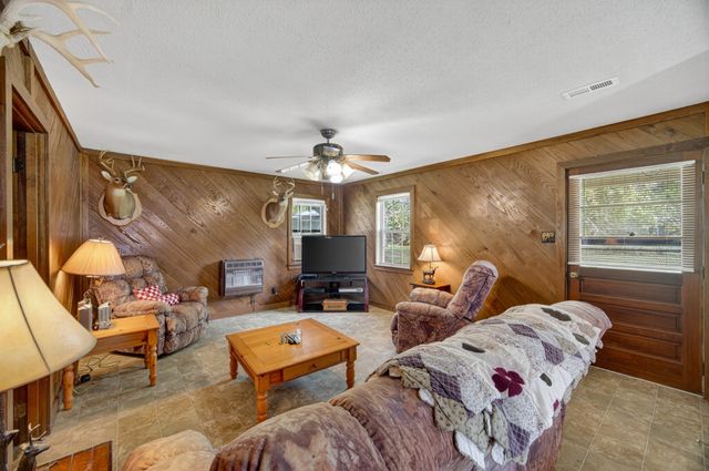 1143 Old Elkton Pike, Dellrose, TN 38453