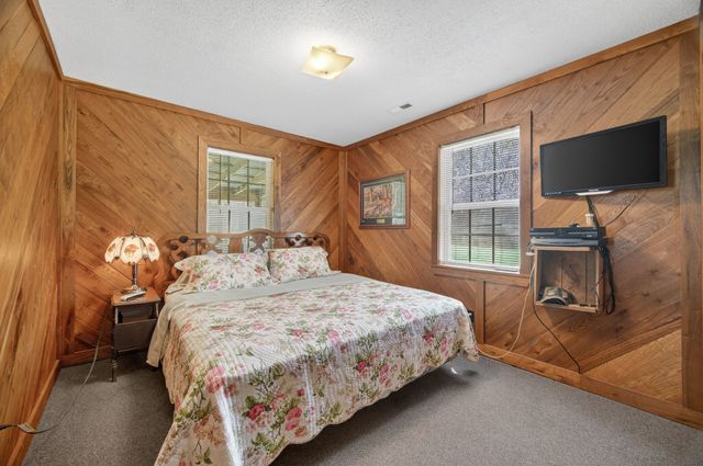 1143 Old Elkton Pike, Dellrose, TN 38453