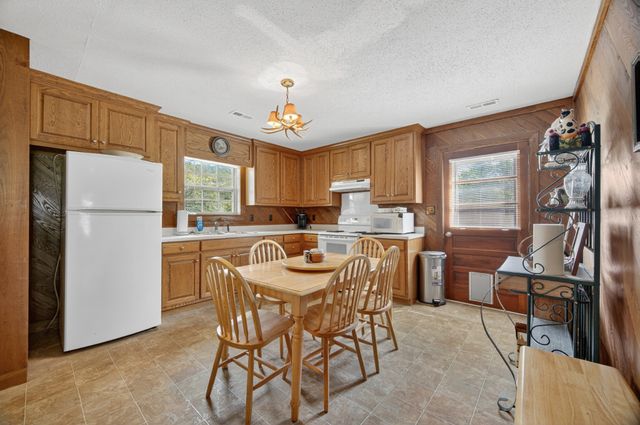 1143 Old Elkton Pike, Dellrose, TN 38453