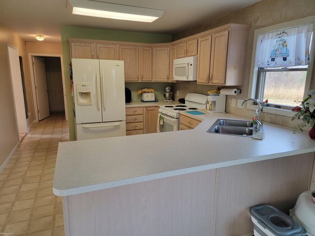 5223 Frontier Road, Avoca, MI 48006