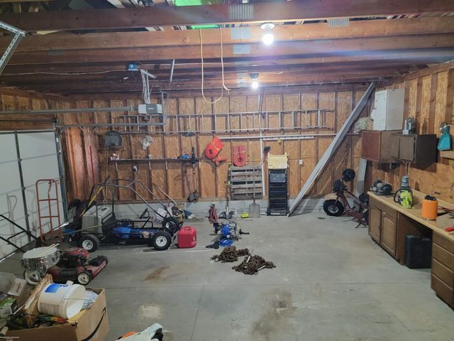 5223 Frontier Road, Avoca, MI 48006