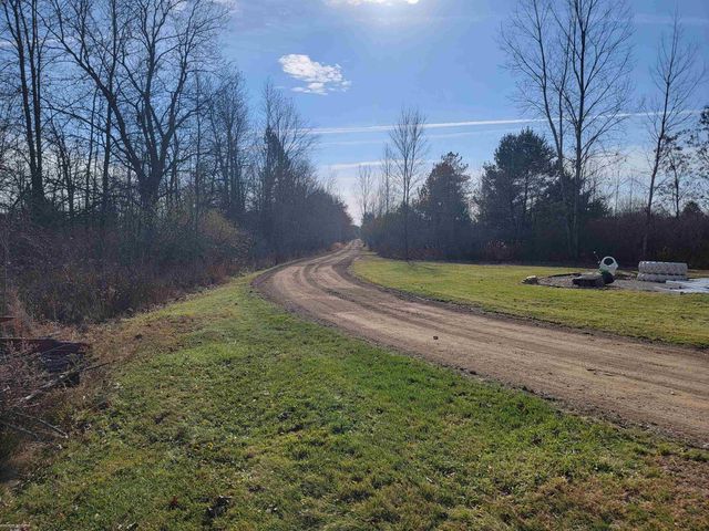 5223 Frontier Road, Avoca, MI 48006