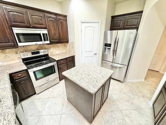 3020 Tamarack Lane, Denton, TX 76226