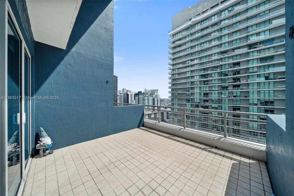 60 SW 13th St 4008, Miami, FL 33130