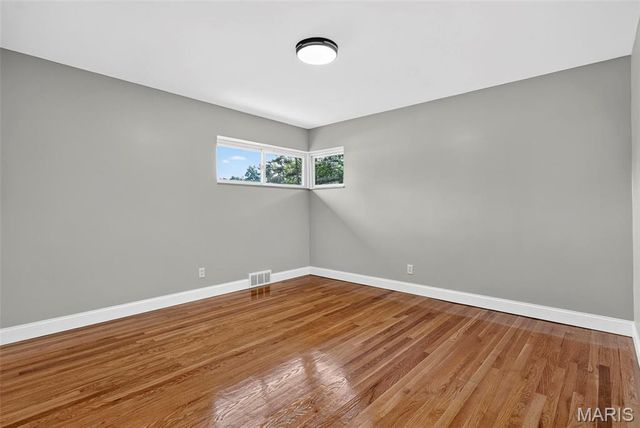 2 Dorclin Lane, St Louis, MO 63128