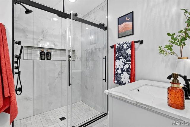 2 Dorclin Lane, St Louis, MO 63128