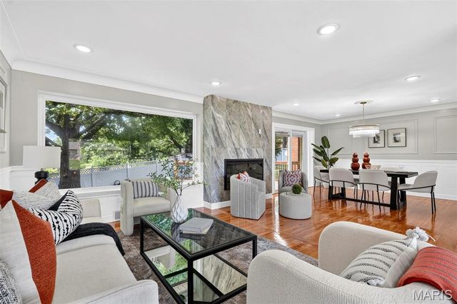 2 Dorclin Lane, St Louis, MO 63128