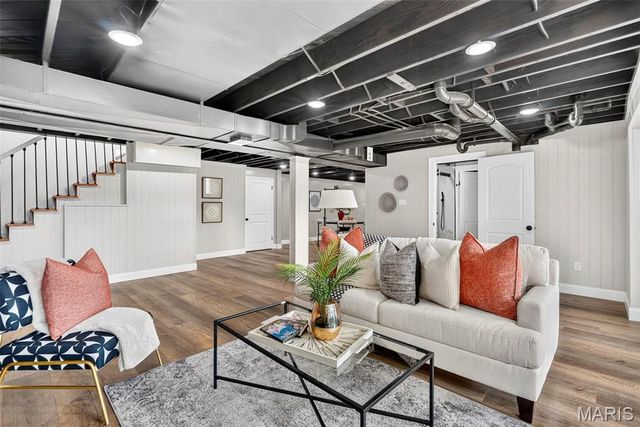 2 Dorclin Lane, St Louis, MO 63128