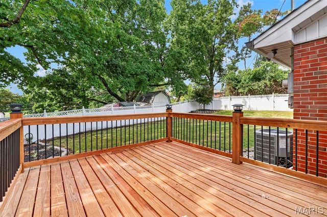 2 Dorclin Lane, St Louis, MO 63128