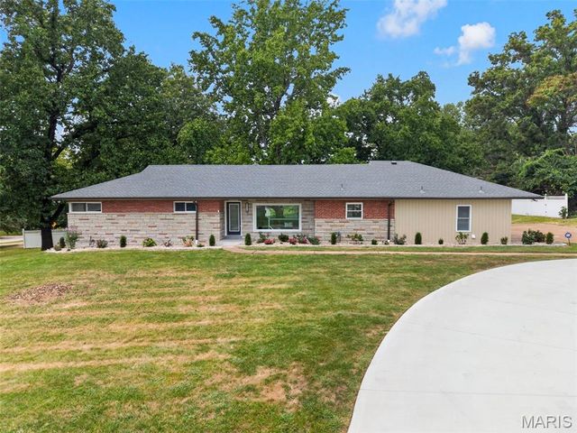 2 Dorclin Lane, St Louis, MO 63128