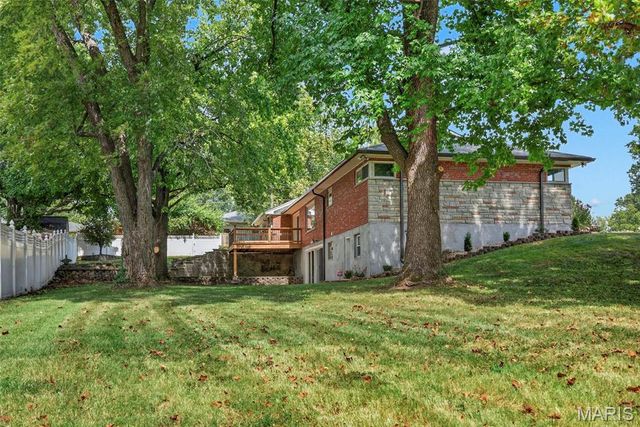 2 Dorclin Lane, St Louis, MO 63128