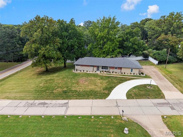 2 Dorclin Lane, St Louis, MO 63128