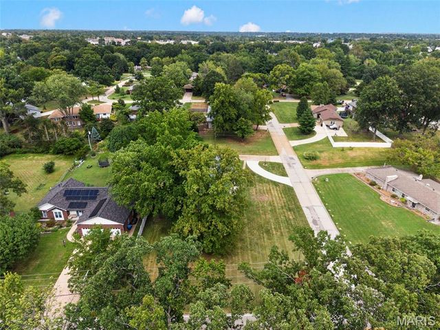 2 Dorclin Lane, St Louis, MO 63128