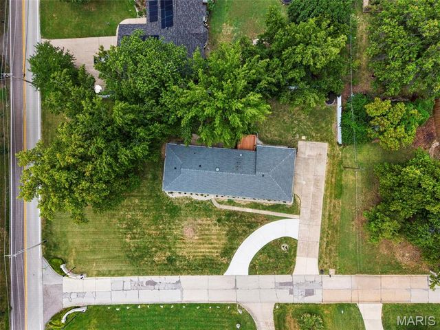 2 Dorclin Lane, St Louis, MO 63128