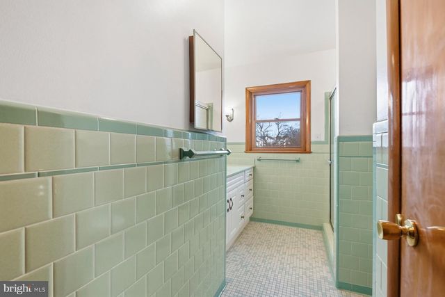 1034 CIRCLE DR, Sykesville, MD 21784