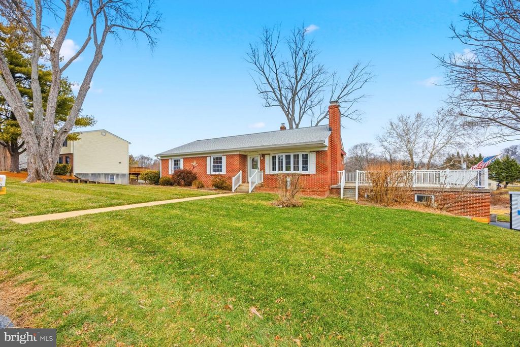 1034 CIRCLE DR, Sykesville, MD 21784