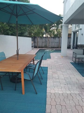 4719 NW 96th Pl, Doral, FL 33178