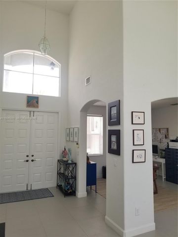 4719 NW 96th Pl, Doral, FL 33178