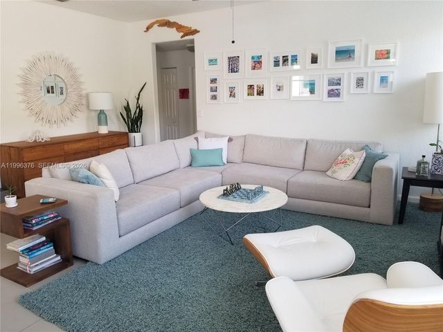 4719 NW 96th Pl, Doral, FL 33178