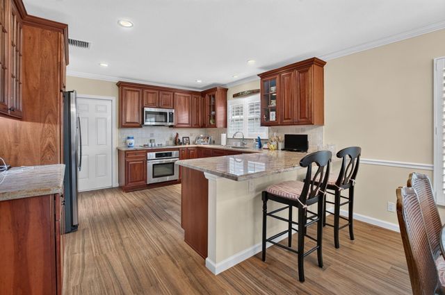 7 Holly Drive, Boynton Beach, FL 33436