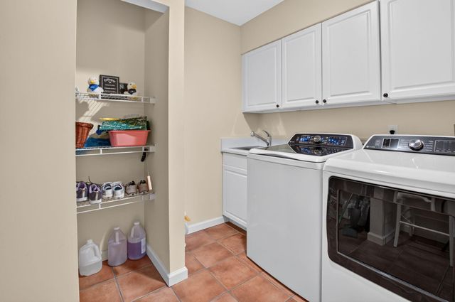 7 Holly Drive, Boynton Beach, FL 33436