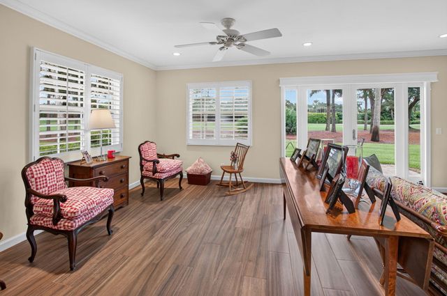 7 Holly Drive, Boynton Beach, FL 33436
