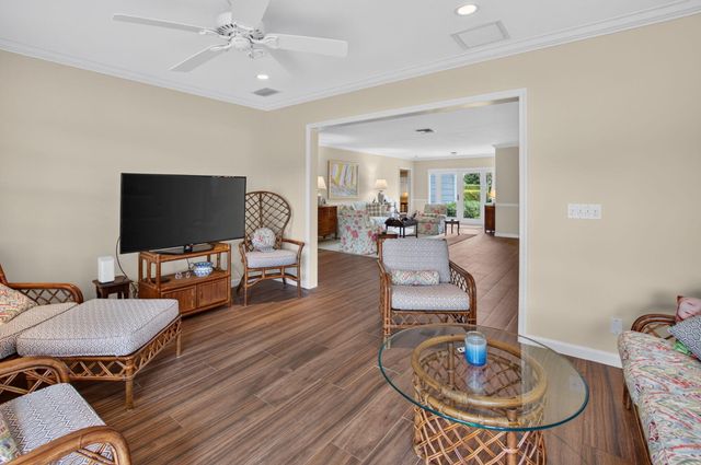 7 Holly Drive, Boynton Beach, FL 33436