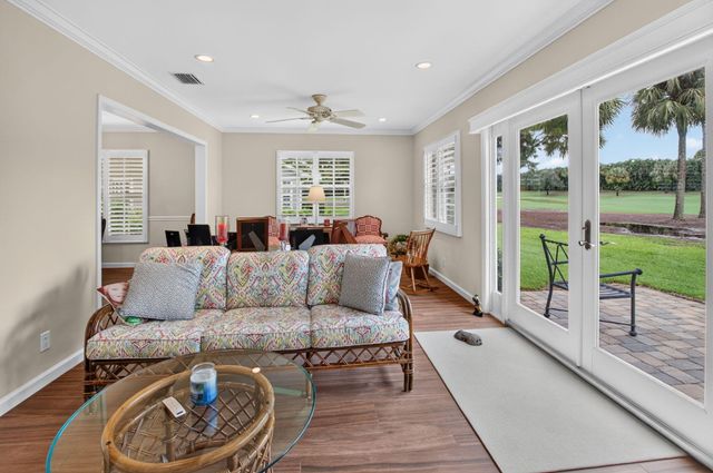 7 Holly Drive, Boynton Beach, FL 33436