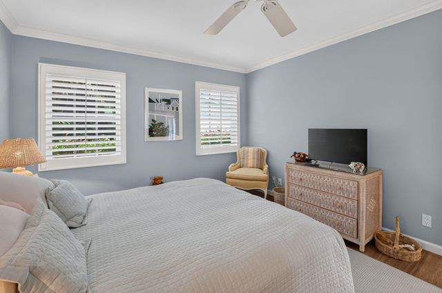 7 Holly Drive, Boynton Beach, FL 33436