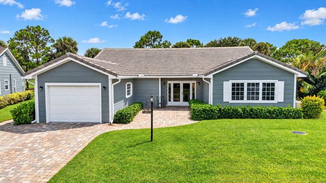 7 Holly Drive, Boynton Beach, FL 33436