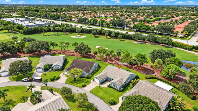 7 Holly Drive, Boynton Beach, FL 33436
