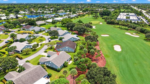 7 Holly Drive, Boynton Beach, FL 33436