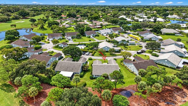 7 Holly Drive, Boynton Beach, FL 33436