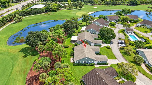 7 Holly Drive, Boynton Beach, FL 33436