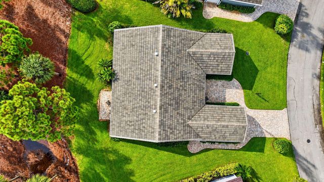7 Holly Drive, Boynton Beach, FL 33436