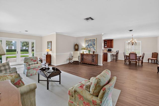7 Holly Drive, Boynton Beach, FL 33436