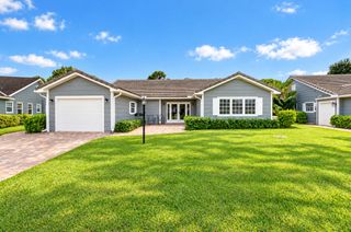 7 Holly Drive, Boynton Beach, FL 33436