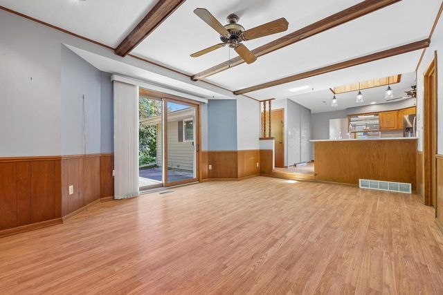 7557 Chapel Hill COURT N, Franklin, WI 53132