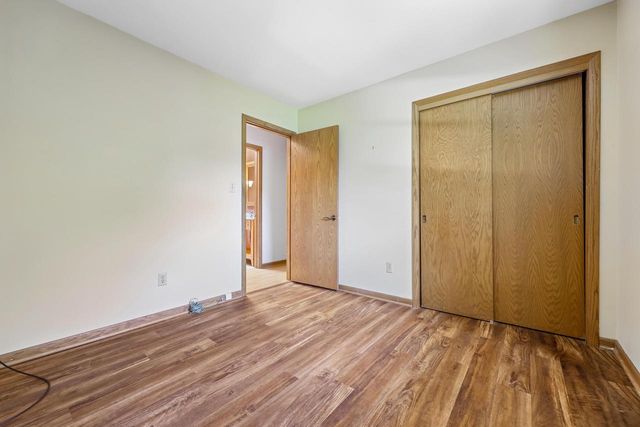 7557 Chapel Hill COURT N, Franklin, WI 53132