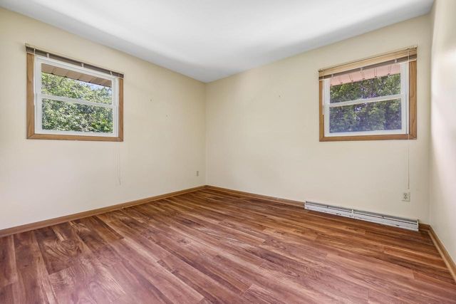 7557 Chapel Hill COURT N, Franklin, WI 53132