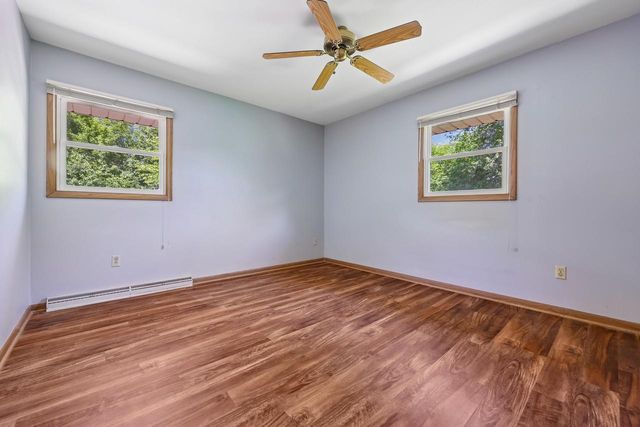 7557 Chapel Hill COURT N, Franklin, WI 53132