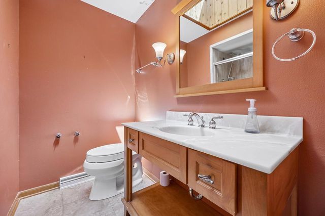 7557 Chapel Hill COURT N, Franklin, WI 53132