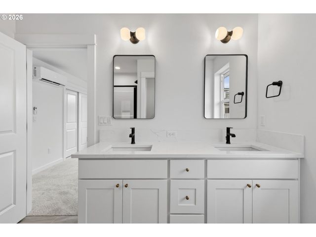 4055 Sw MCKINLEY St, Gresham, OR 97080